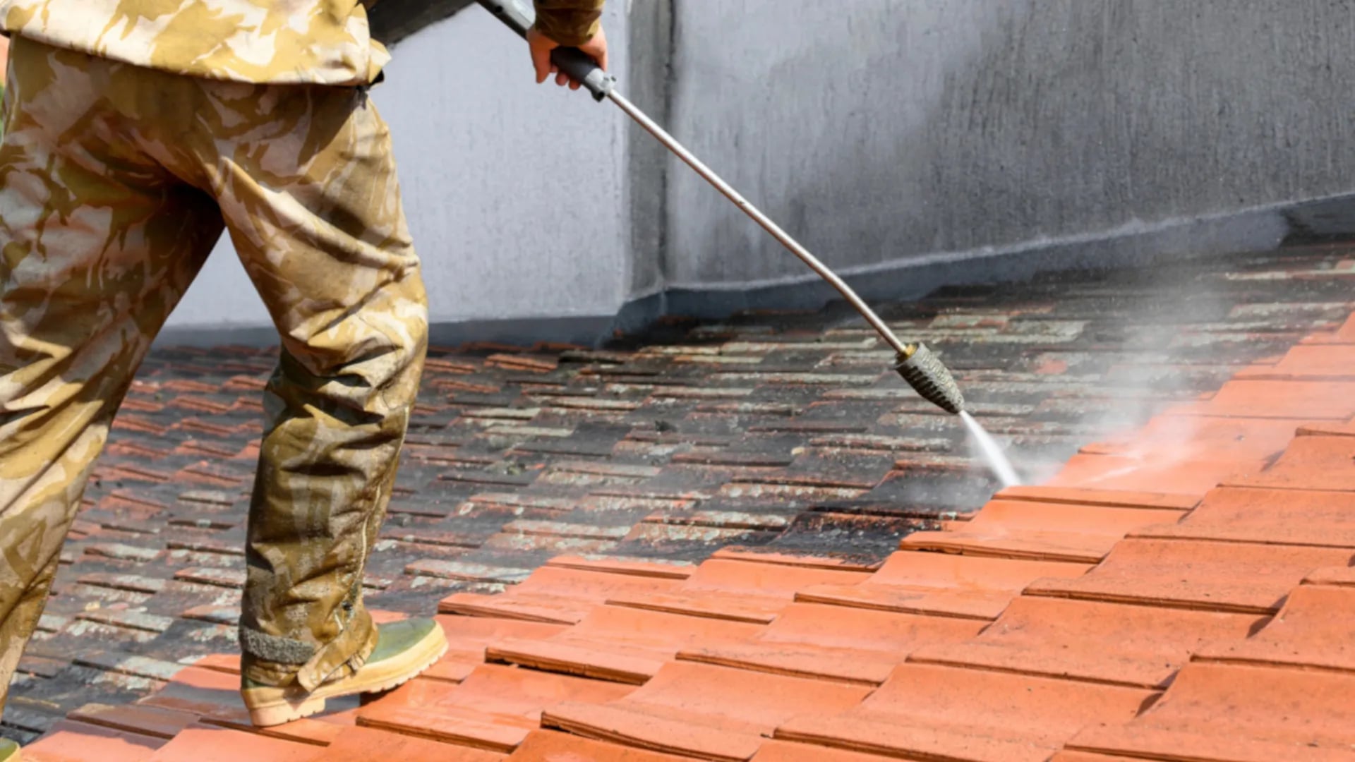 Profesionální vysokotlaké čištění střechy